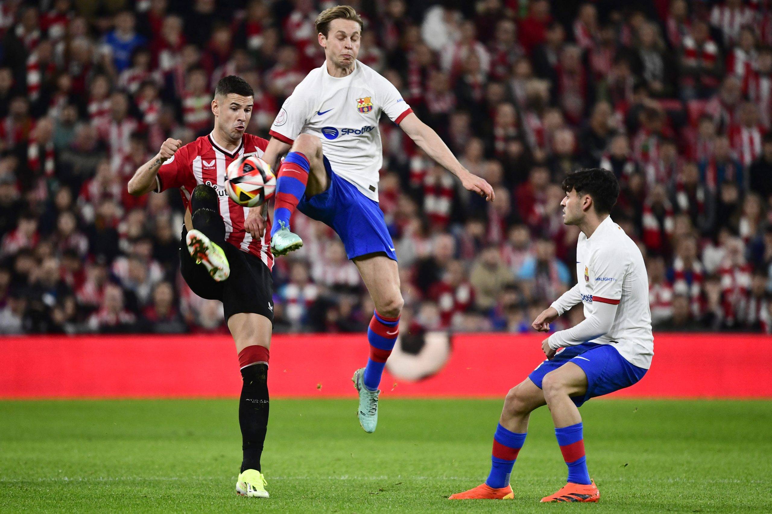 拜仁血洗罗马，德容制霸全场