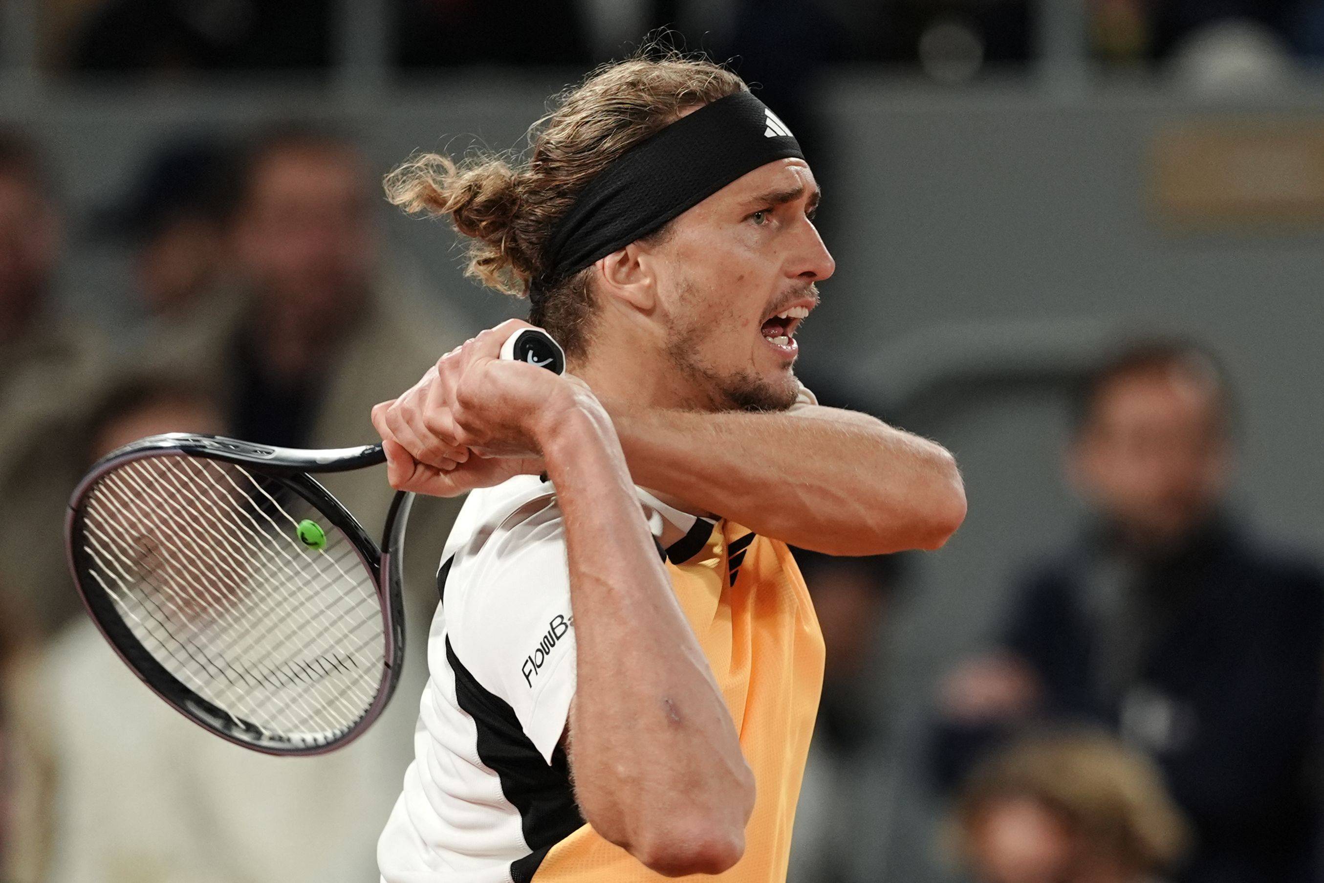 世界网球队险胜美国网球队，兹维列夫绝境逆转的简单介绍