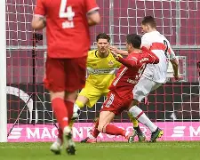 XL鏖战TL，Perkz完成帽子戏法