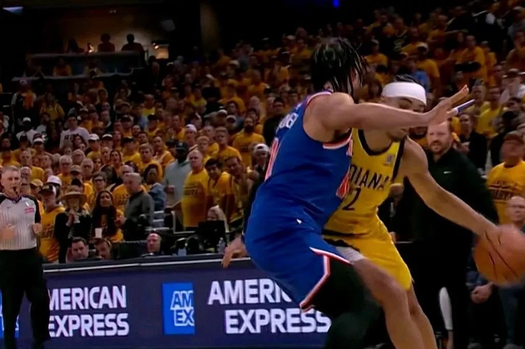 尼克斯爆冷菲律宾男篮,贝弗利统治全场 尼克斯爆冷菲律宾男篮,贝弗利统治全场