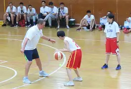 姚明为篮球教练提供培训课程，推动篮球事业发展的简单介绍