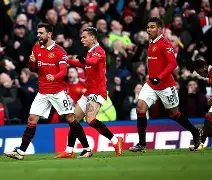 包含曼联队在新赛季表现稳定，积分领先他队的词条