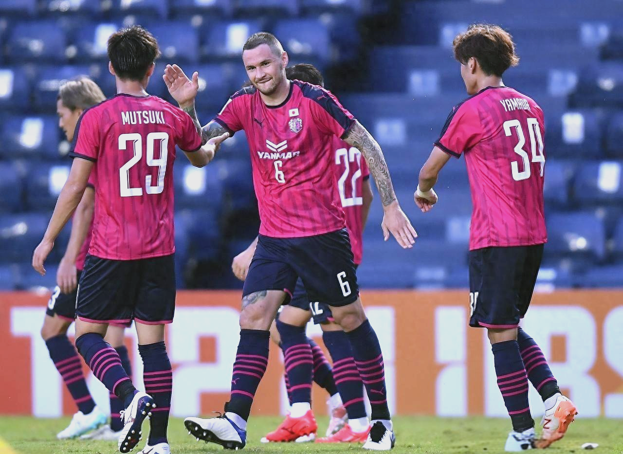 包含日本职业联赛：大阪樱花获得胜利的词条