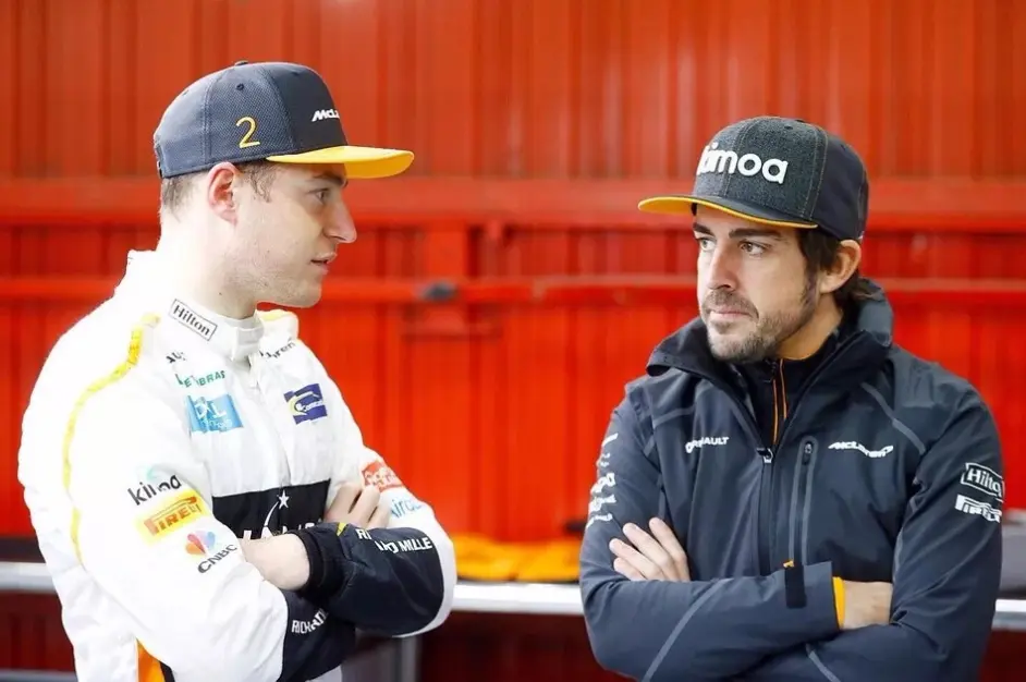 迈凯伦鏖战红牛二队，阿隆索扛起全队的简单介绍