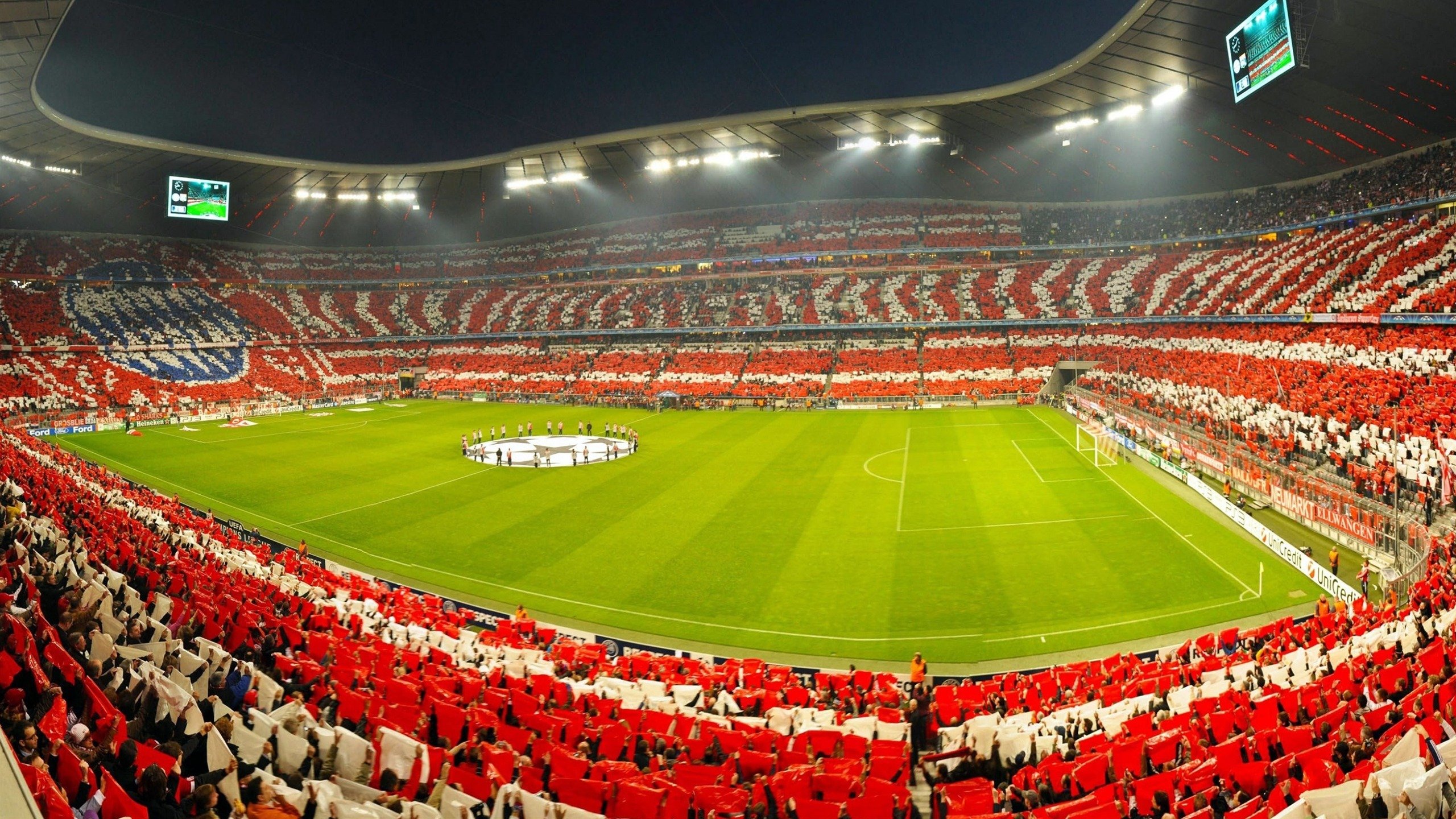 劳塔罗的赛道统治与埃及的绿茵硬仗，当F1街道赛遇见足球史诗